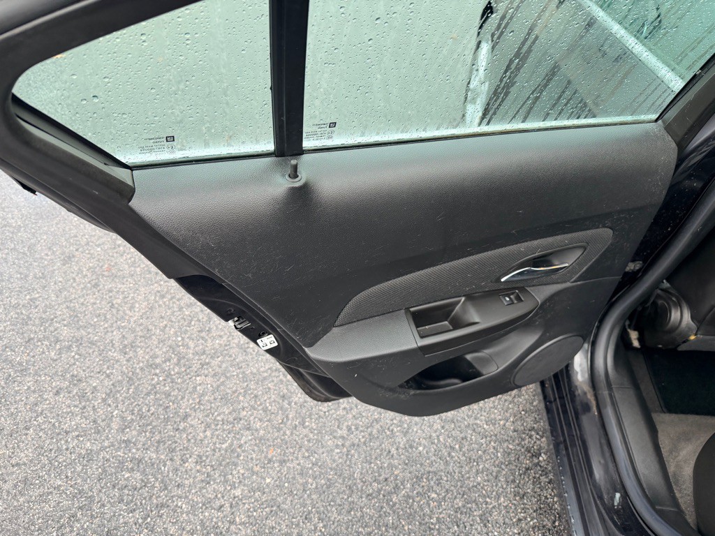 2015 Chevrolet Cruze Image 25