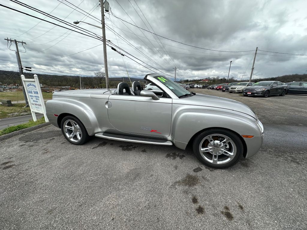 2004 Chevrolet SSR Image 5