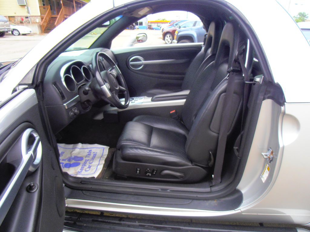 2004 Chevrolet SSR Image 8