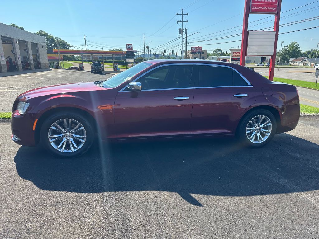 2017 Chrysler 300 Image 1