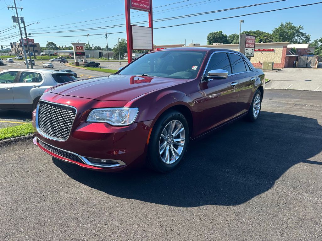 2017 Chrysler 300 Image 2