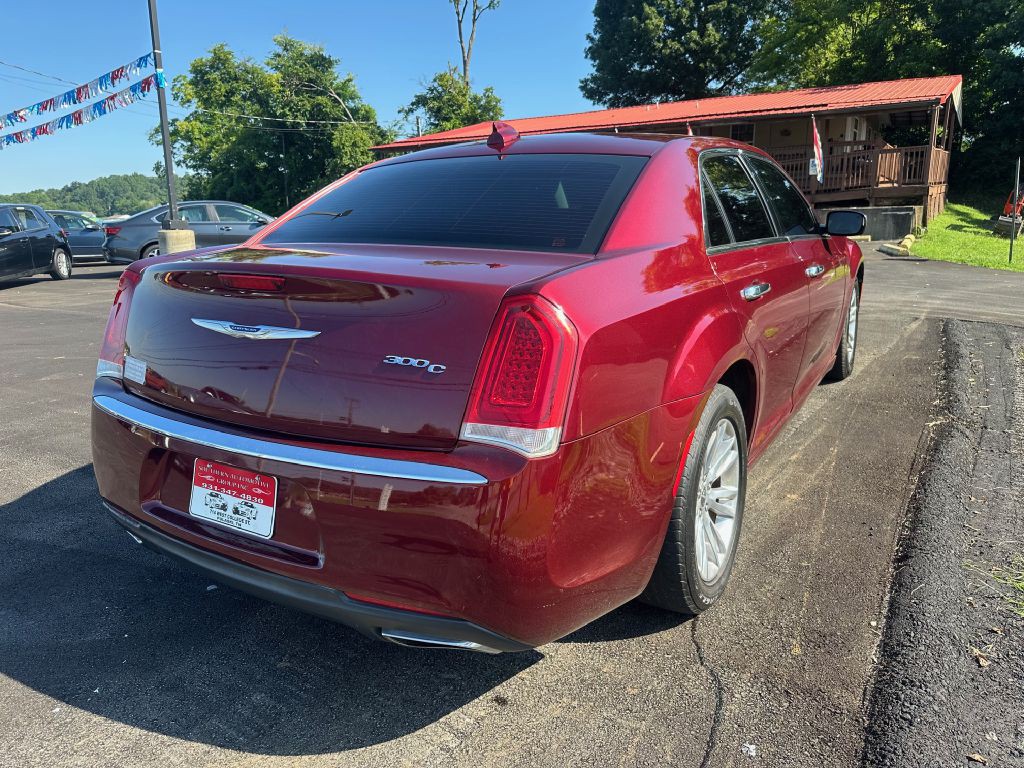 2017 Chrysler 300 Image 4