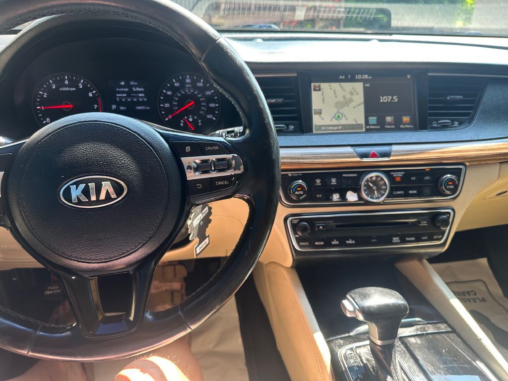 2017 Kia Cadenza Image 8