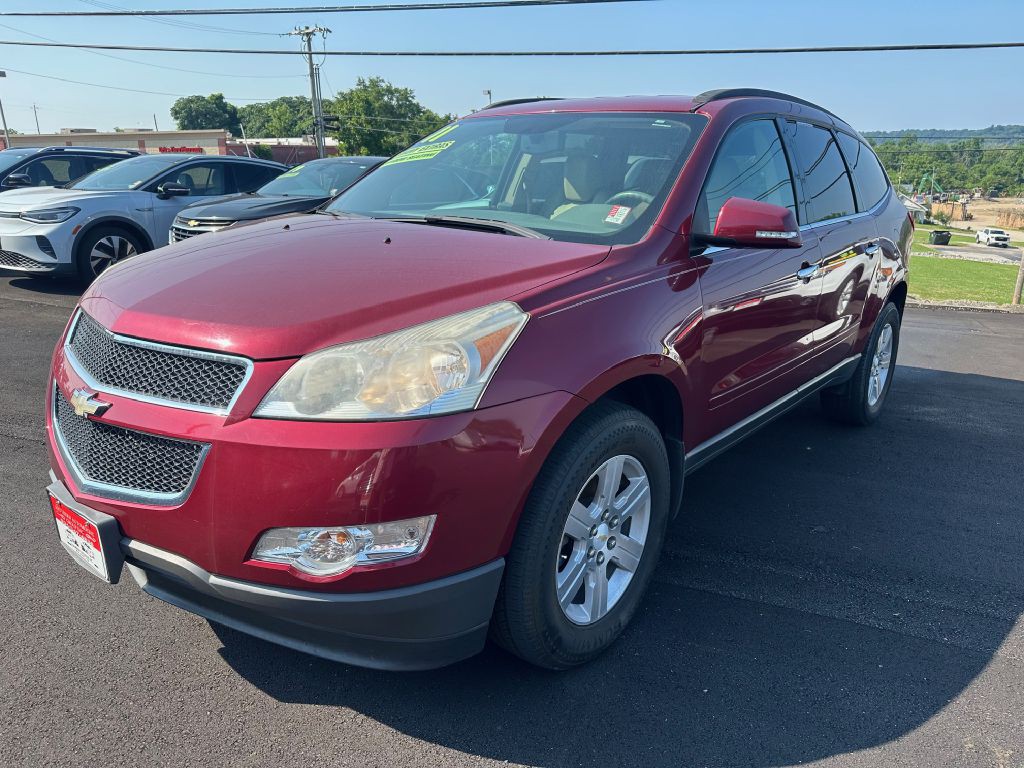 2011 Chevrolet Traverse Image 2