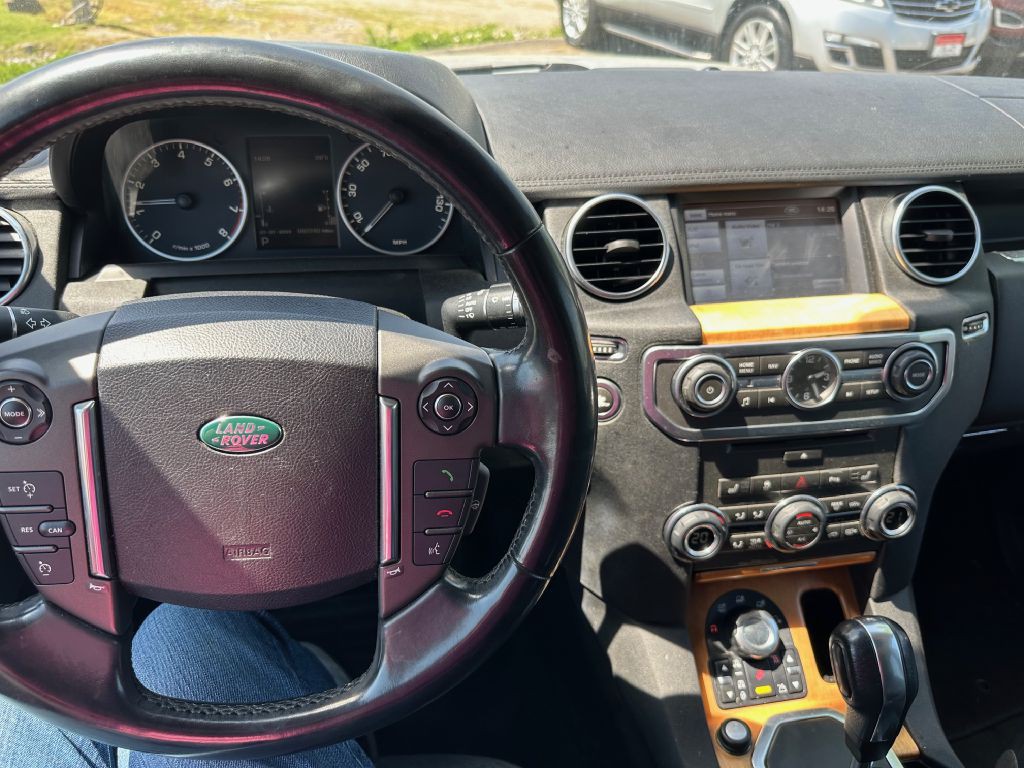 2012 Land Rover LR4 Image 10