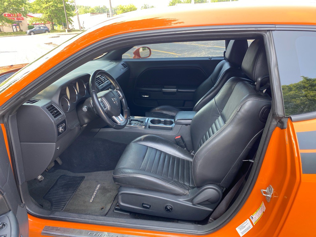 2012 Dodge Challenger Image 9