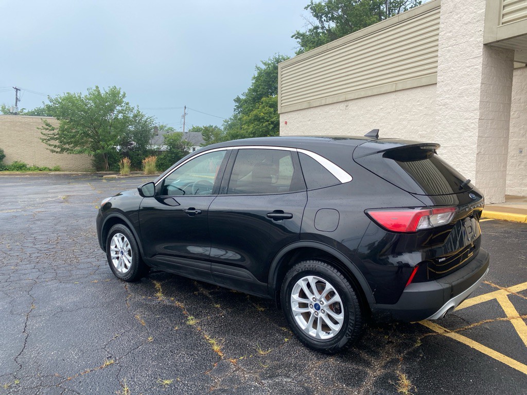 2020 Ford Escape Image 3