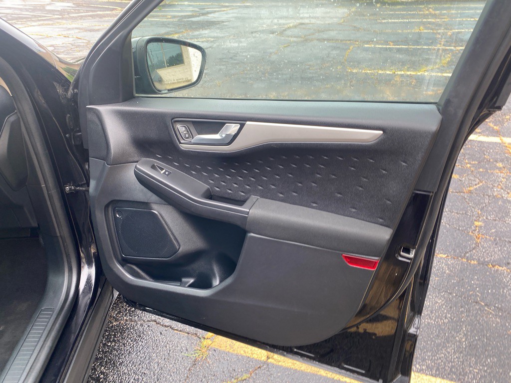 2020 Ford Escape Image 24