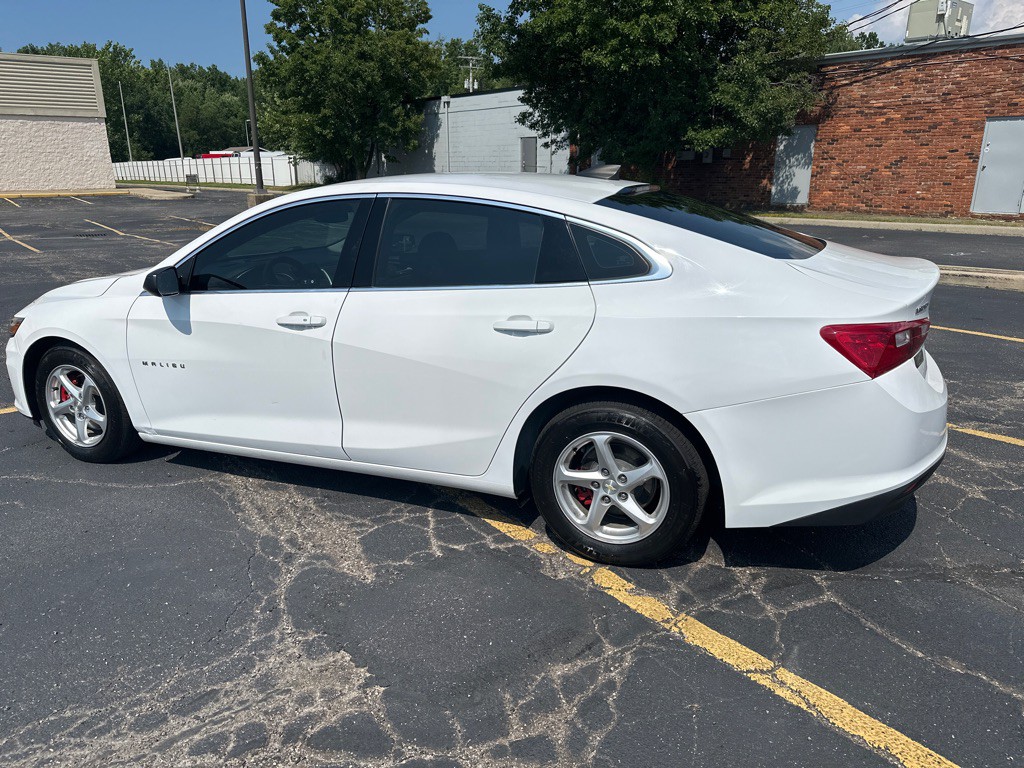 2019 Chevrolet Malibu Image 4
