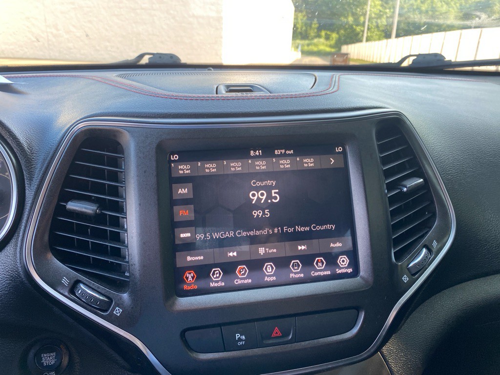 2019 Jeep Cherokee Image 12