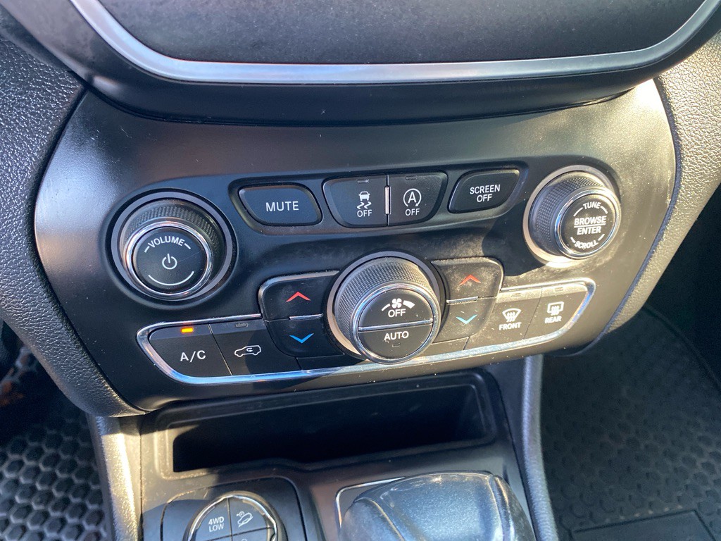 2019 Jeep Cherokee Image 14