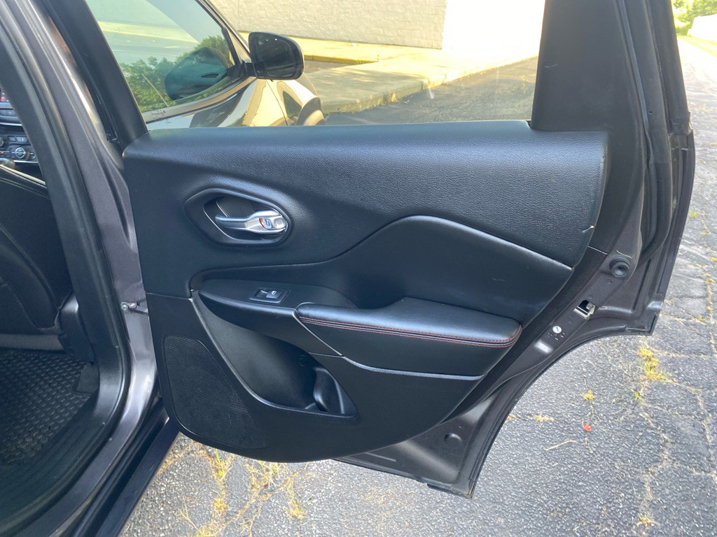 2019 Jeep Cherokee Image 21