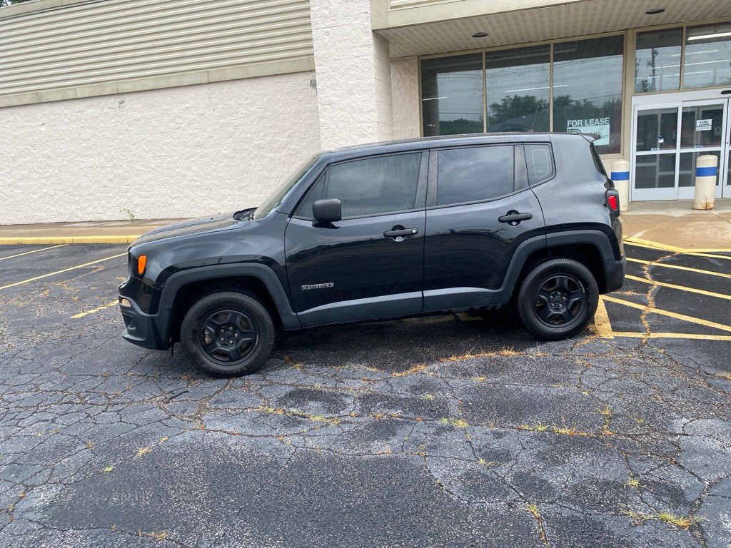 2015 Jeep Renegade Image 2