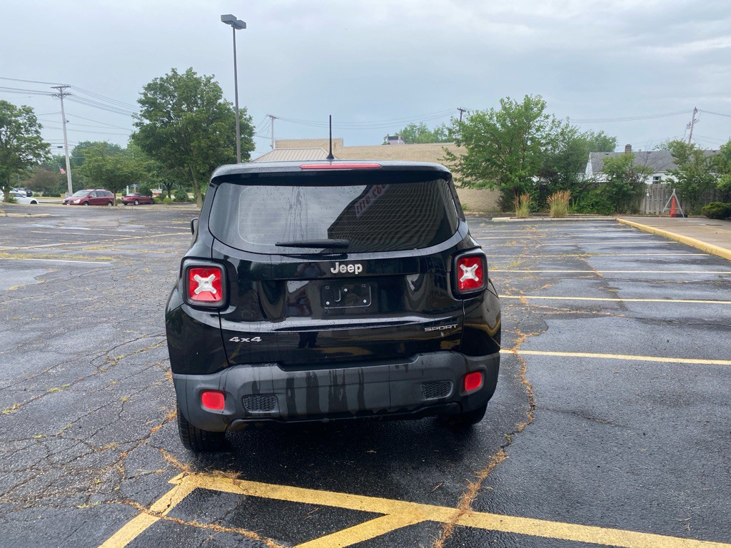 2015 Jeep Renegade Image 4