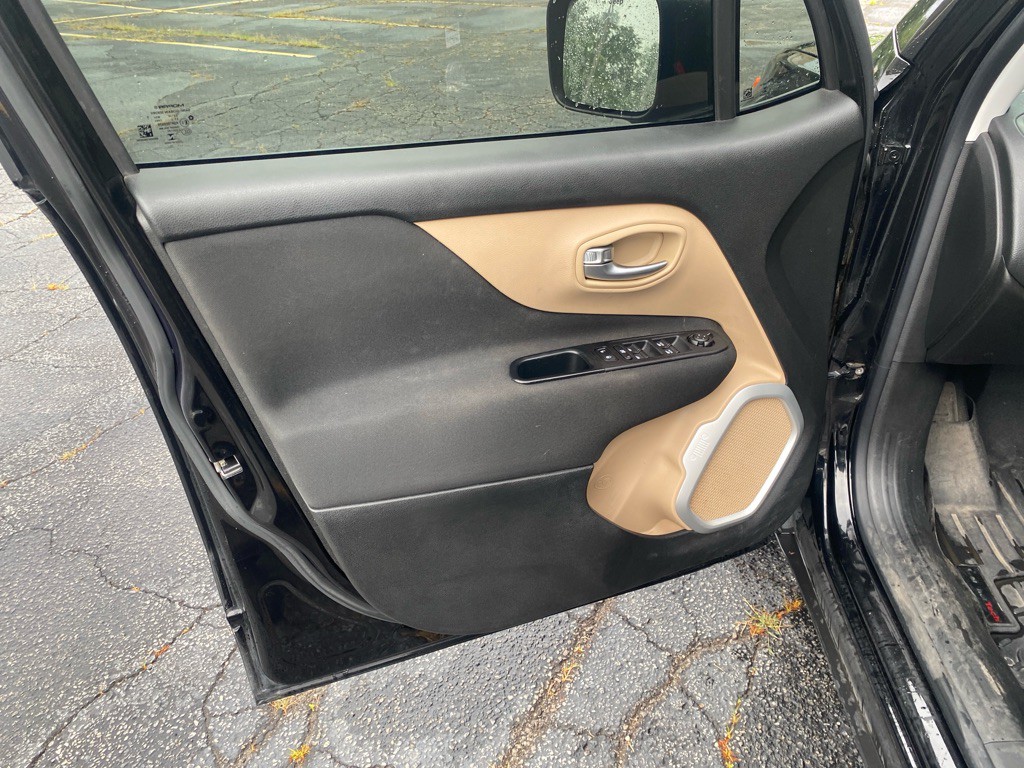2015 Jeep Renegade Image 10