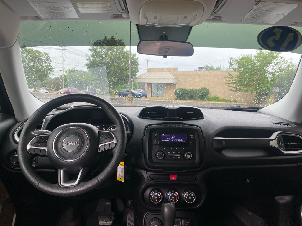 2015 Jeep Renegade Image 16