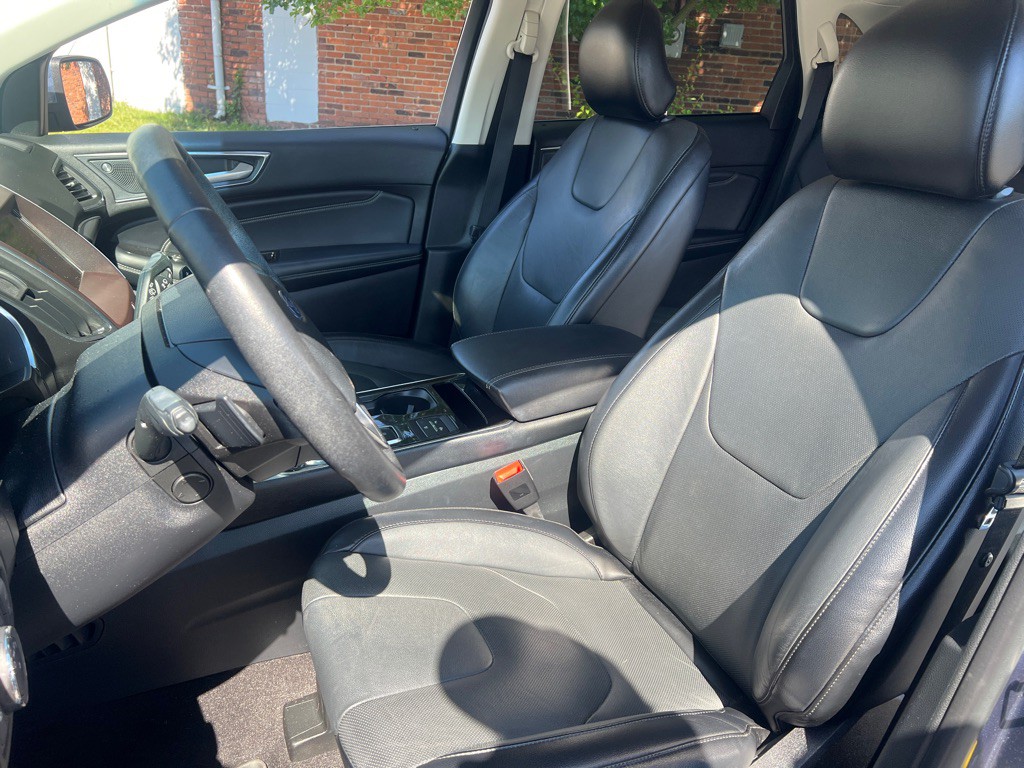 2019 Ford Edge Image 10