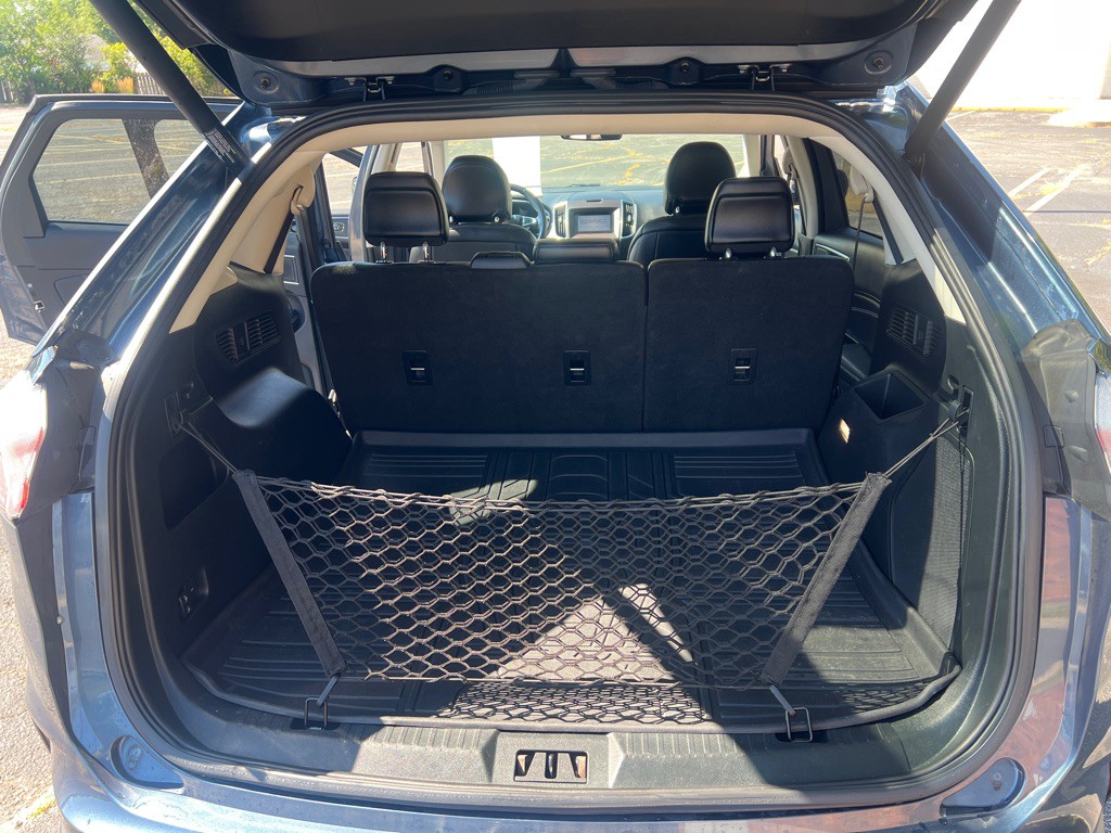 2019 Ford Edge Image 12