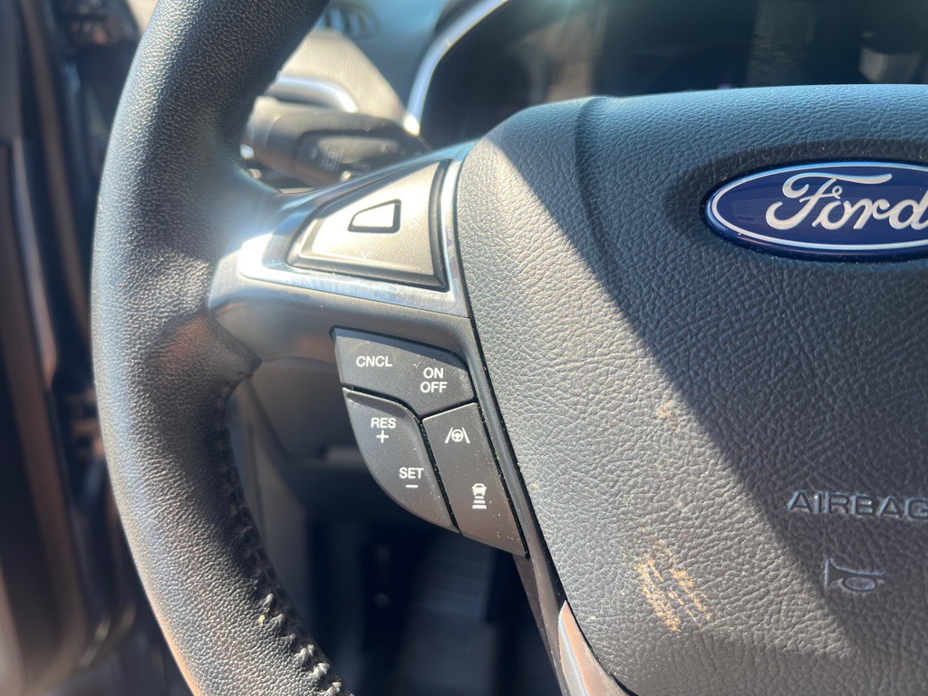 2019 Ford Edge Image 17