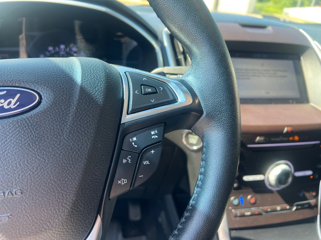 2019 Ford Edge Image 18