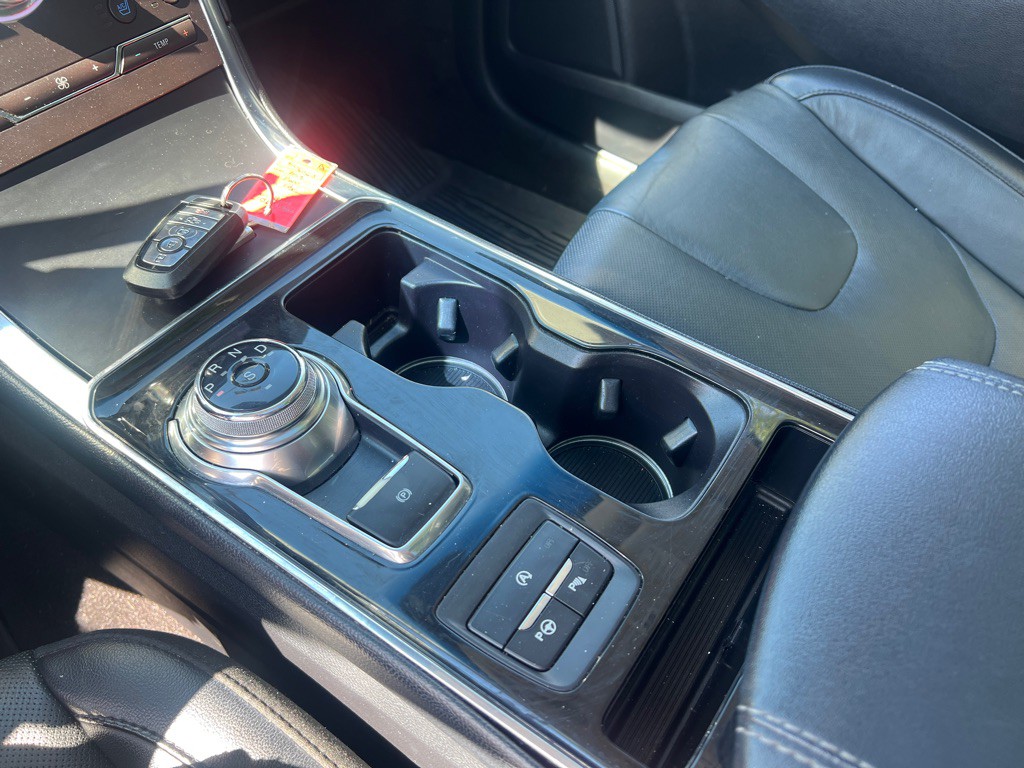 2019 Ford Edge Image 23