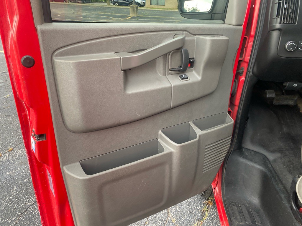 2020 Chevrolet Express Image 10