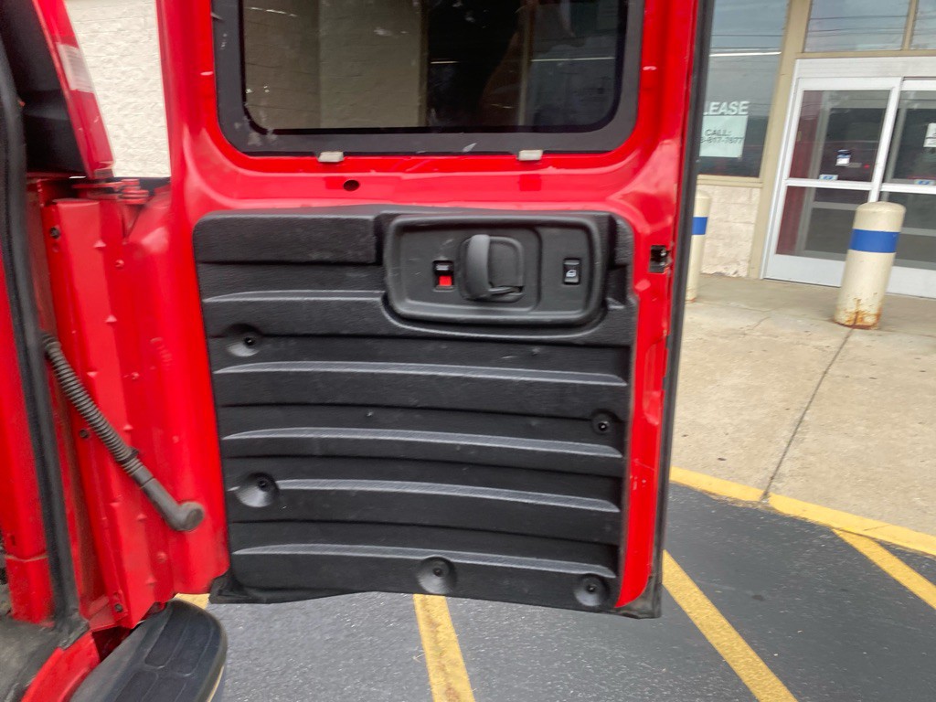 2020 Chevrolet Express Image 18