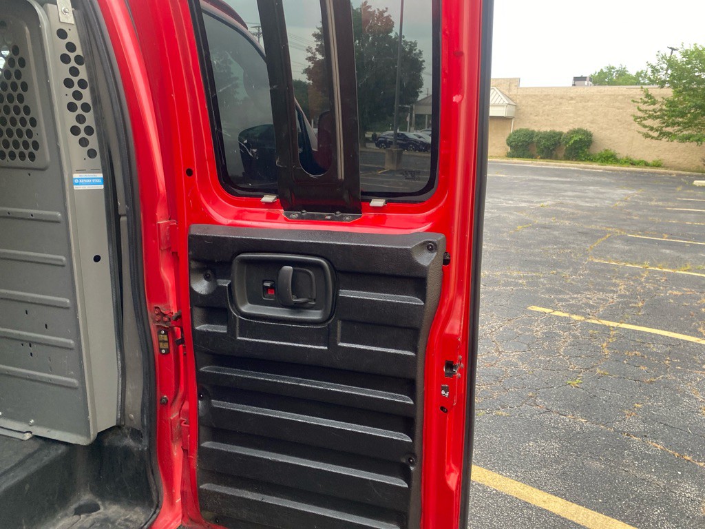 2020 Chevrolet Express Image 21