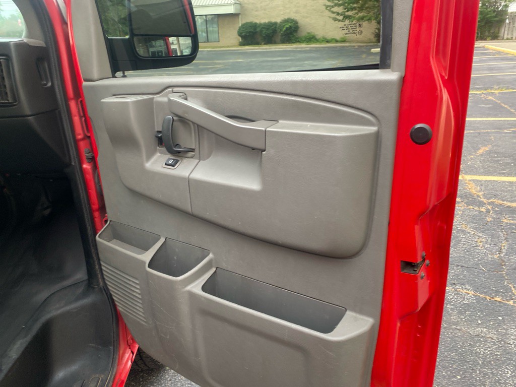 2020 Chevrolet Express Image 23
