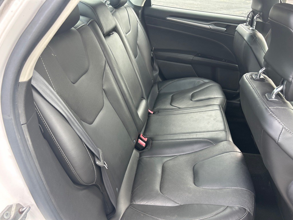 2013 Ford Fusion Image 24