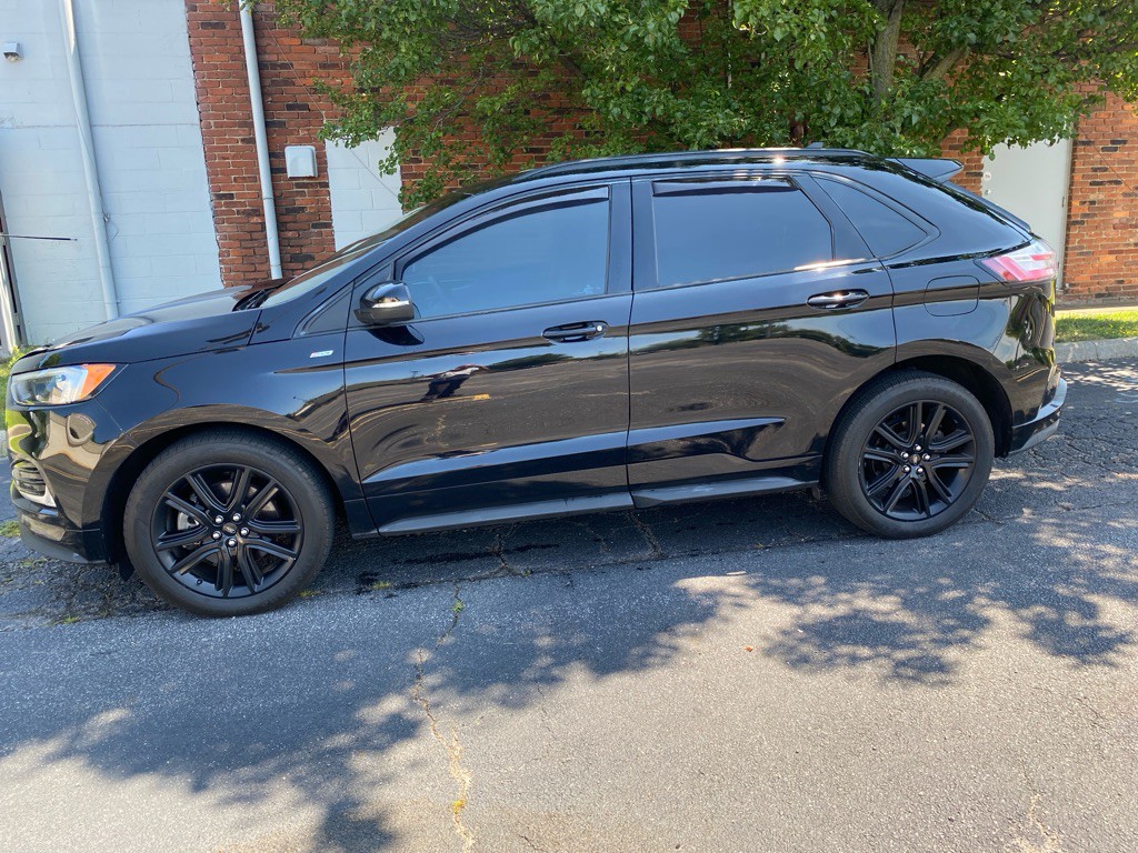 2020 Ford Edge Image 2