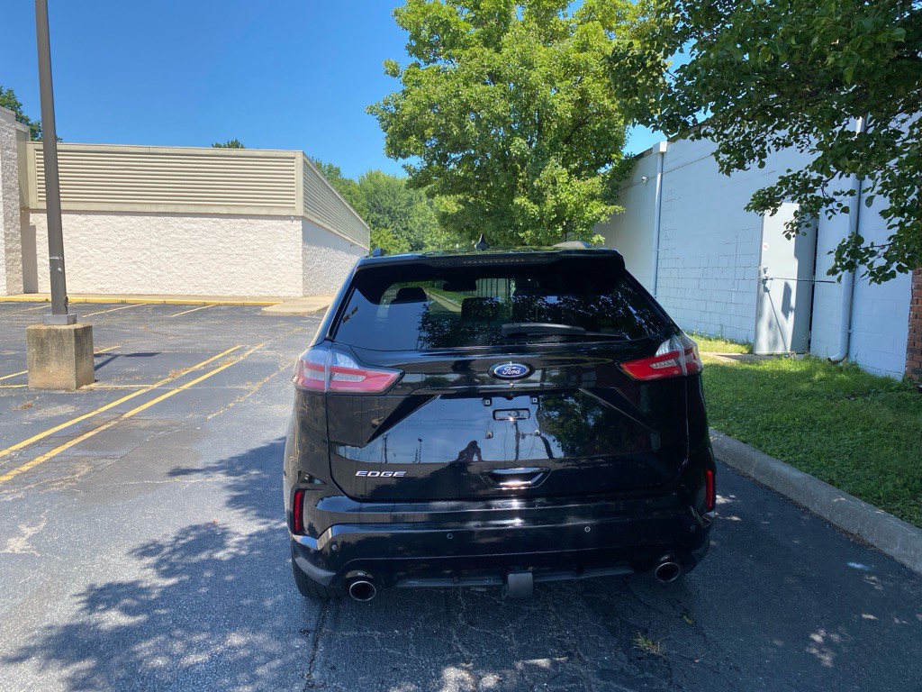 2020 Ford Edge Image 4
