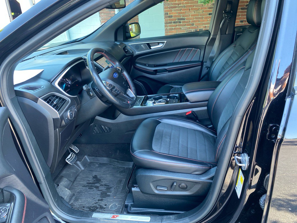 2020 Ford Edge Image 9