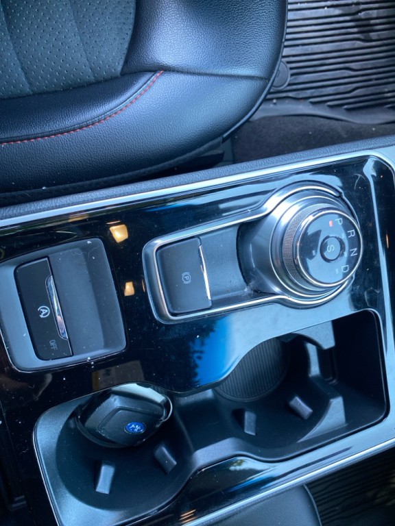 2020 Ford Edge Image 17