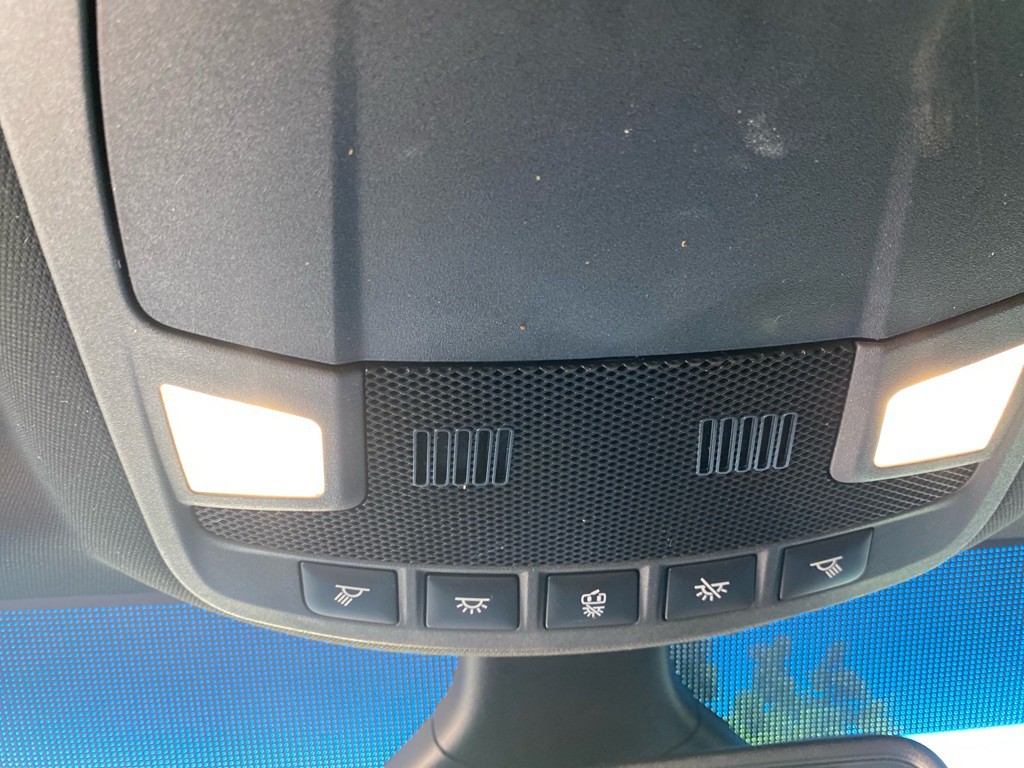 2020 Ford Edge Image 18