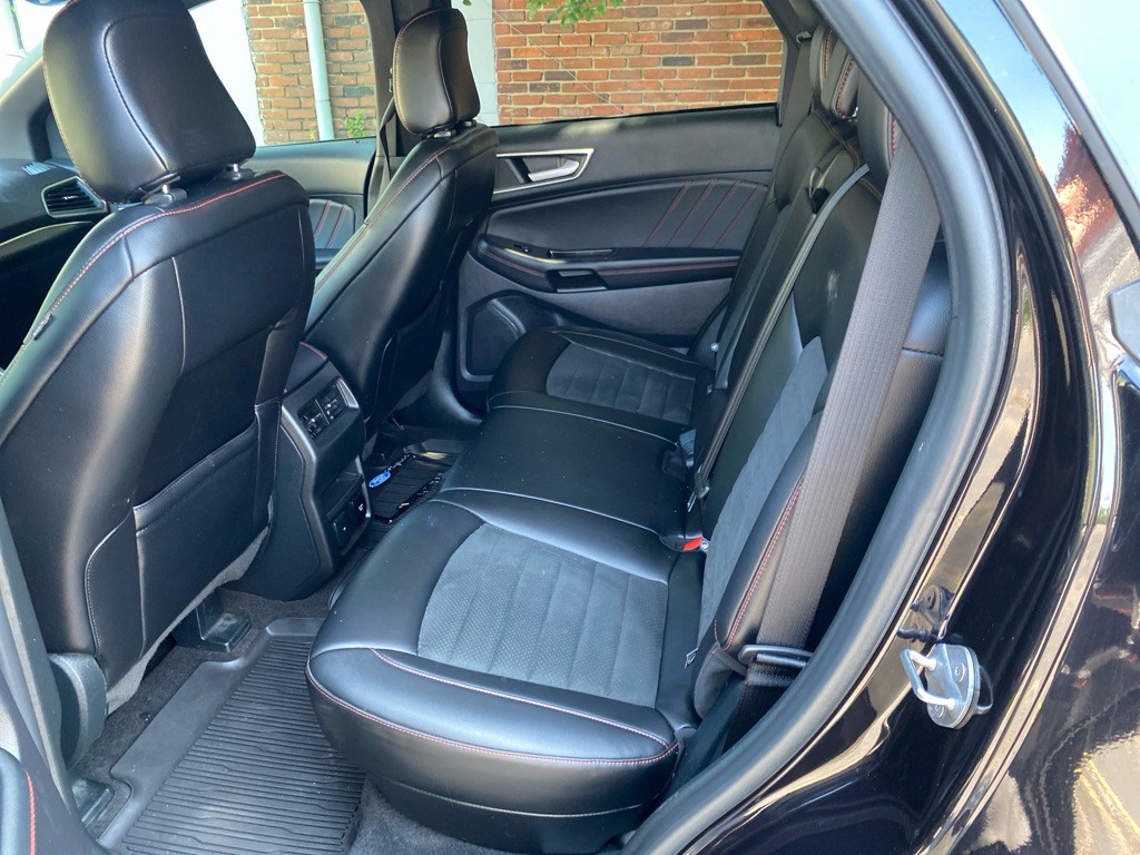 2020 Ford Edge Image 20