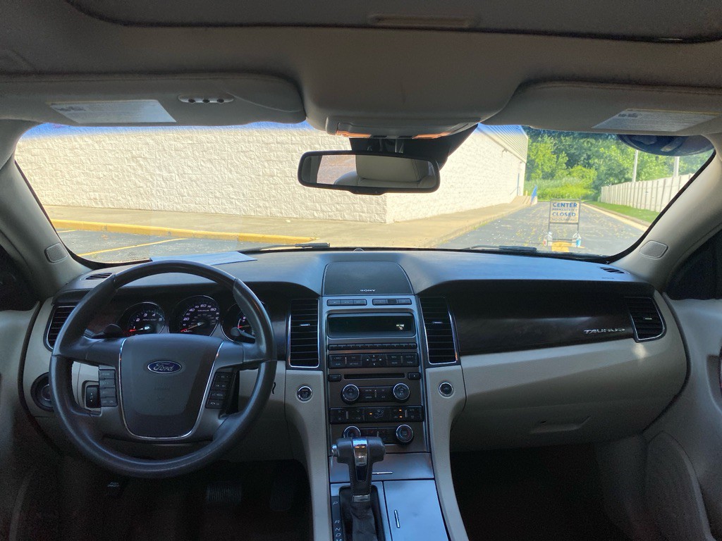 2012 Ford Taurus Image 17