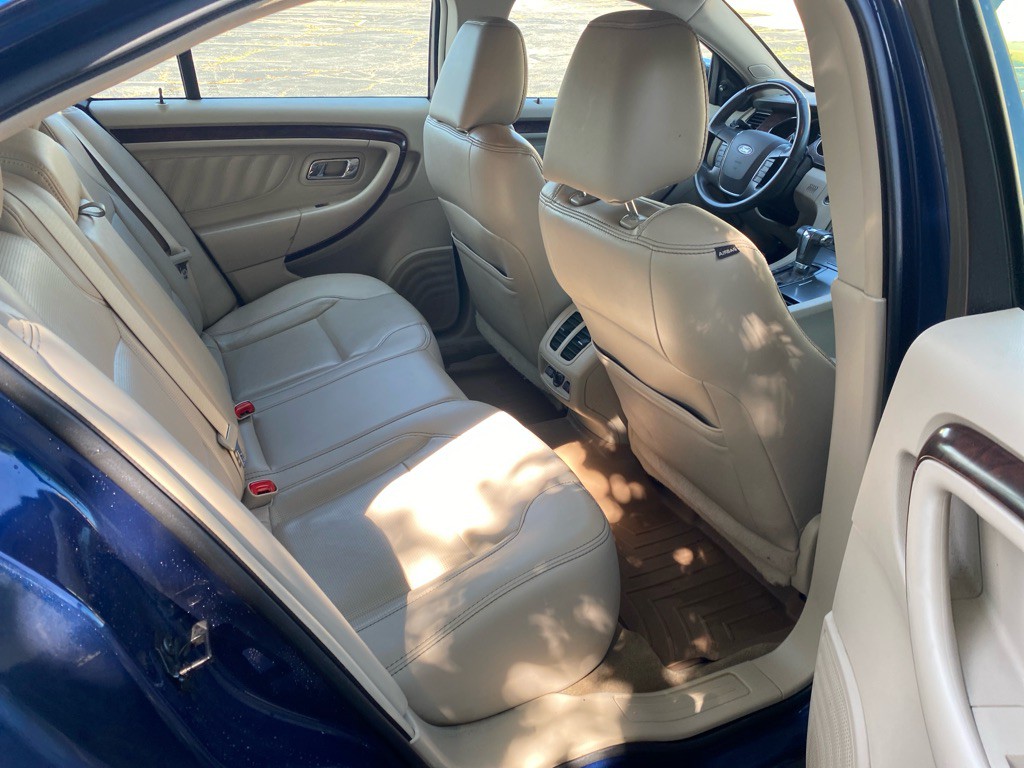 2012 Ford Taurus Image 22