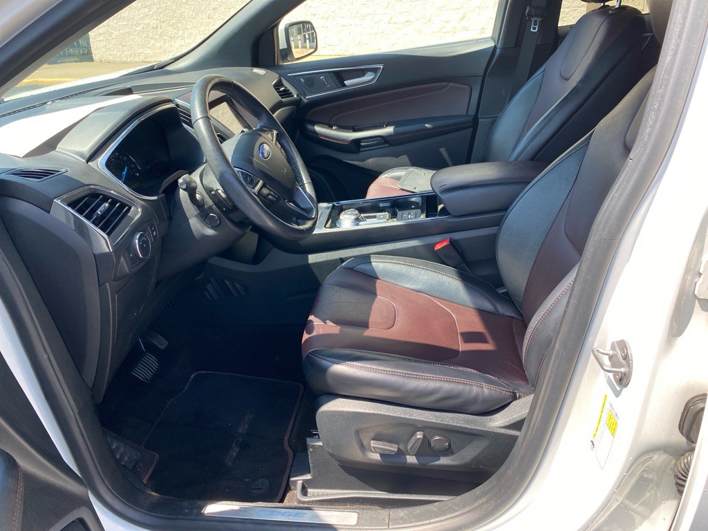 2020 Ford Edge Image 10