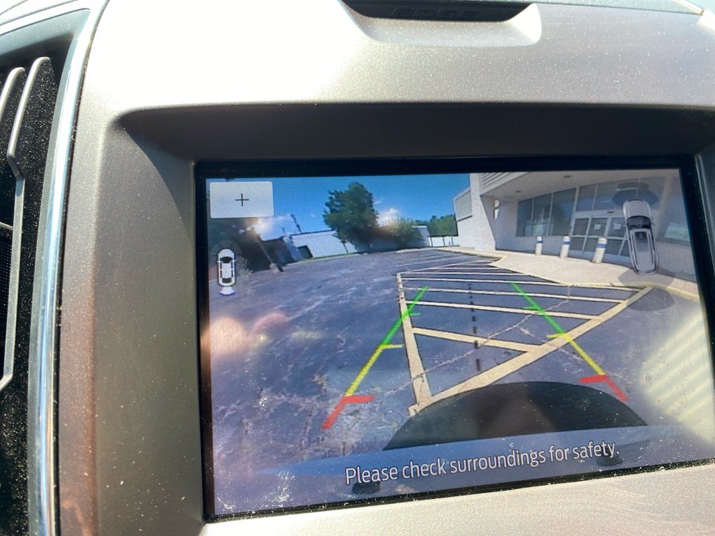 2020 Ford Edge Image 16