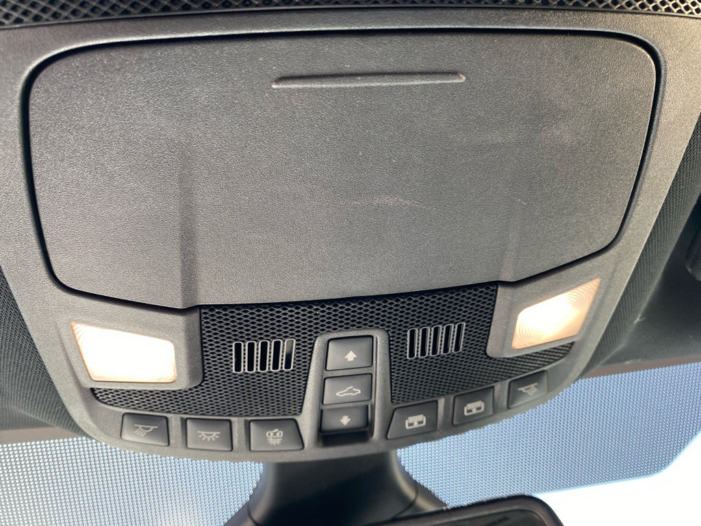 2020 Ford Edge Image 18
