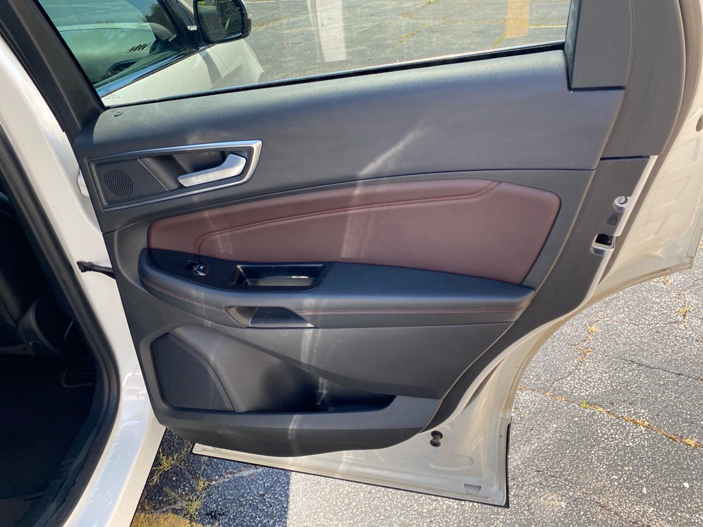 2020 Ford Edge Image 26