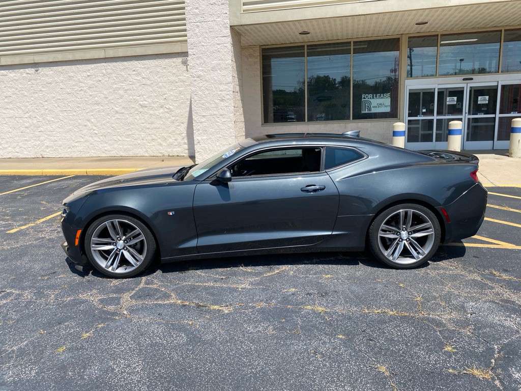 2018 Chevrolet Camaro Image 2