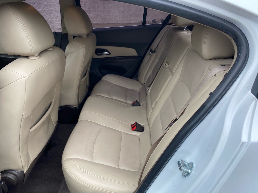 2015 Chevrolet Cruze Image 17
