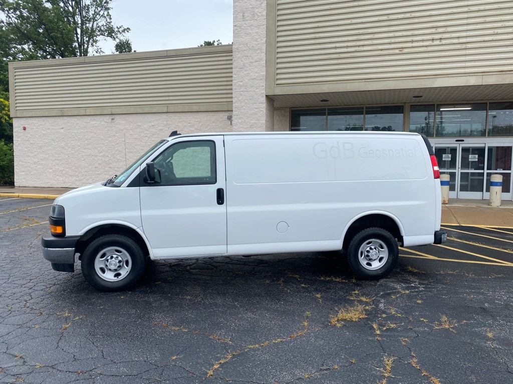 2018 Chevrolet Express Image 2