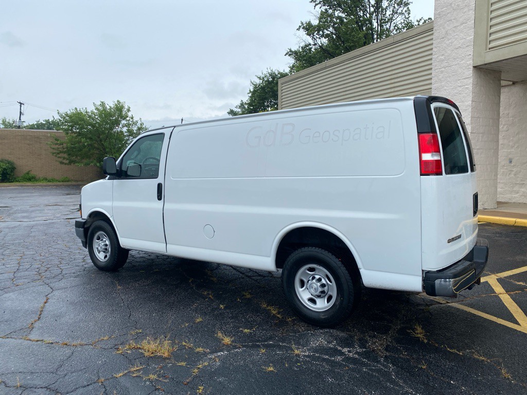 2018 Chevrolet Express Image 3