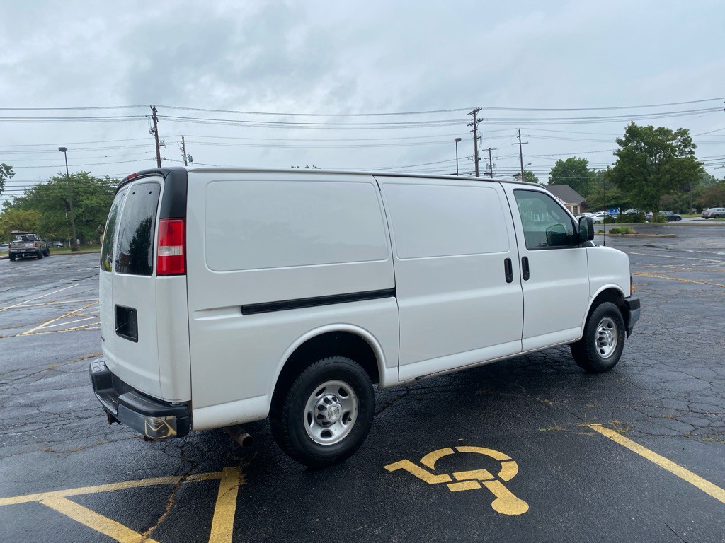 2018 Chevrolet Express Image 5
