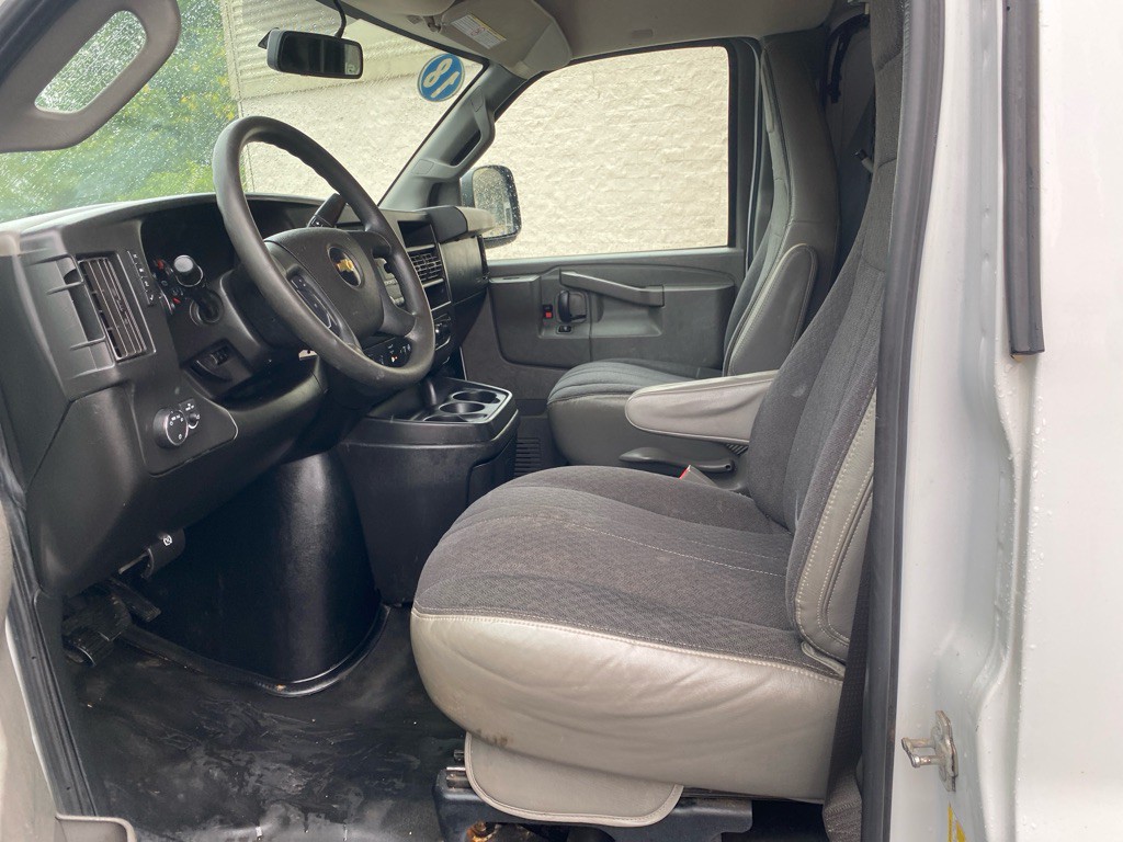 2018 Chevrolet Express Image 9