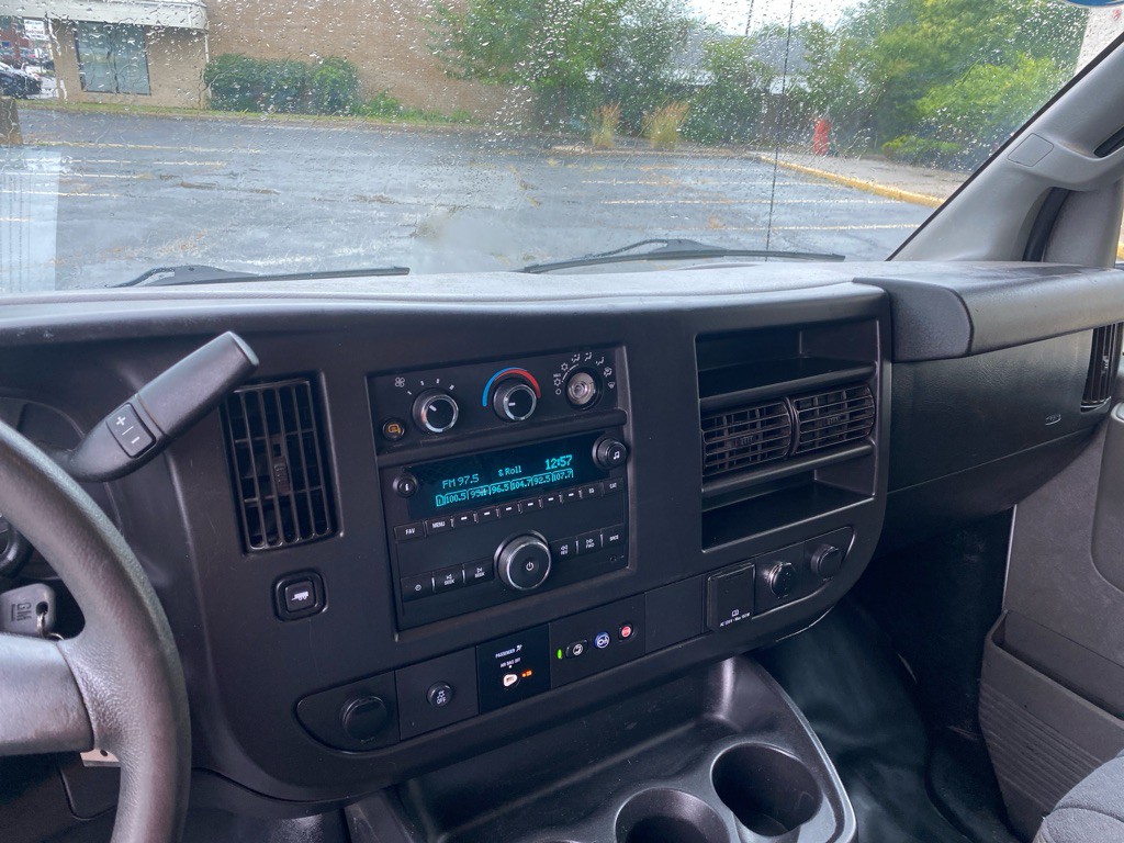 2018 Chevrolet Express Image 13