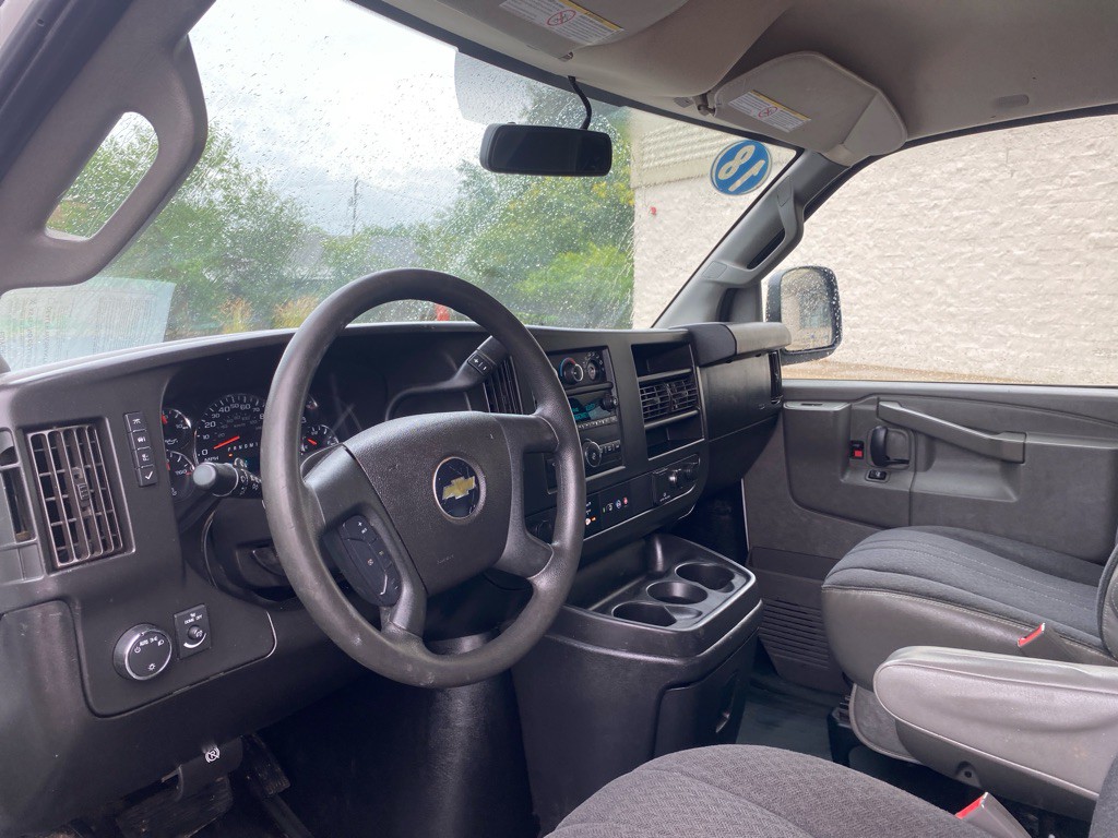 2018 Chevrolet Express Image 14